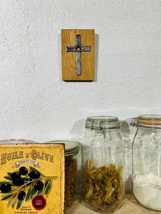 Croix chêne et acier forgé